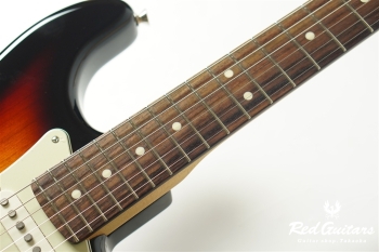  Made in Japan Hybrid II Stratocaster - 3-Color Sunburst